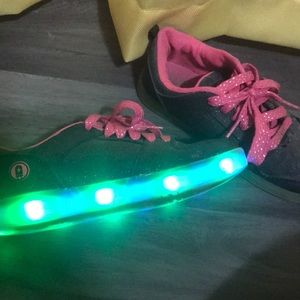 Slightly used light up shoes. Size 5